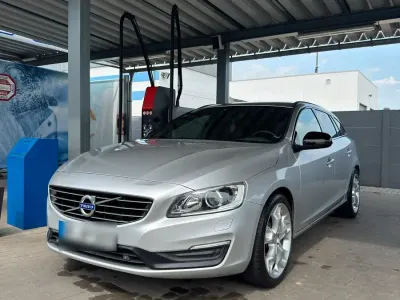 Gebraucht Volvo V60 150 PS (110 kW) 2017 Silber Kombi