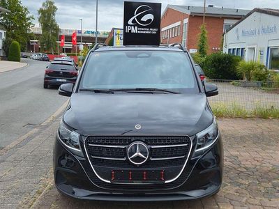 Schwarz Gebraucht 2024 Mercedes V250 Style Van / Kleinbus | 68.500 € (Fairer Preis)