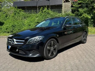 Gebraucht Mercedes C220 194 PS (142 kW) 2021 Schwarz Limousine