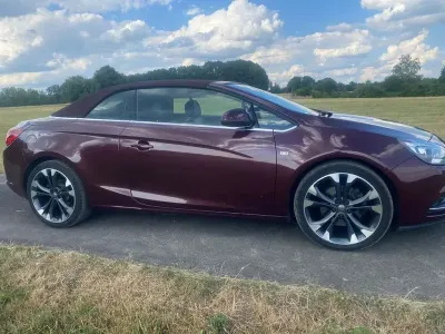 Gebraucht Opel Cascada Innovation 165 PS (121 kW) 2013 Rot Cabrio