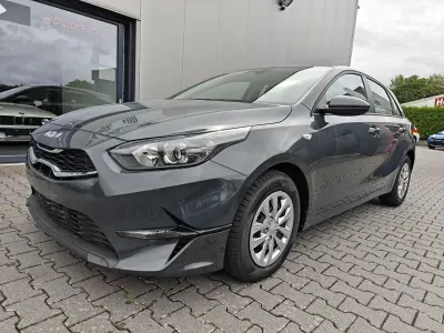 Neu Kia Ceed 140 PS (102 kW) 2026 Grau Kleinwagen