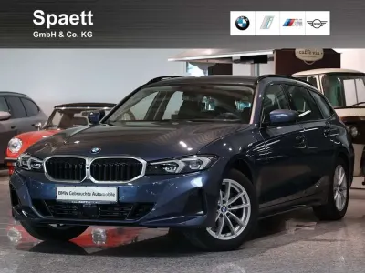 Gebraucht BMW 318 156 PS (114 kW) 2025 Arctic race blue metallic Kombi
