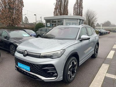 Gebraucht VW Tiguan R-line 193 PS (141 kW) 2025 Oyster silver metallic SUV