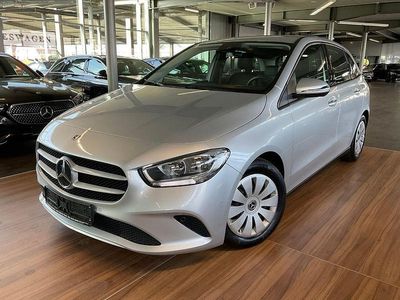 Gebraucht Mercedes B200 Business 163 PS (119 kW) 2019 Silber Van / Kleinbus