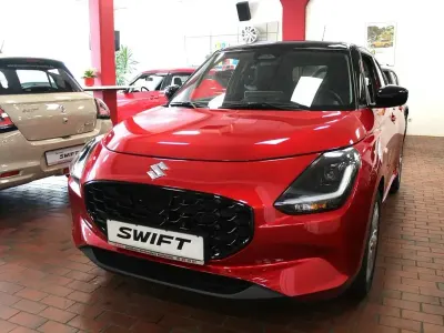 Neu Suzuki Swift Comfort 83 PS (61 kW) 2026 Rot Kleinwagen