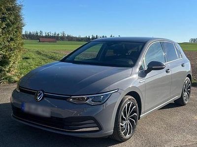Usata VW Golf VIII Highline 131 CV (96 kW) 2020 Grigio Utilitaria