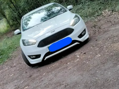 Gebraucht Ford Focus ST-Line 140 PS (102 kW) 2018 Weiß Kombi