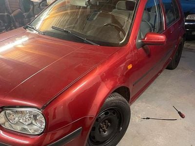 Rot Gebraucht 1998 VW Golf IV Kleinwagen | 1.100 € (Guter Preis)