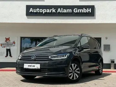 Gebraucht VW Touran Comfortline 150 PS (110 kW) 2024 Grau Van / Kleinbus