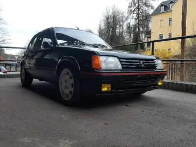 Gebraucht Peugeot 205 GTi 120 PS (88 kW) 1990 Schwarz Limousine