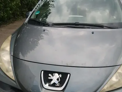 Gebraucht Peugeot 207 90 PS (66 kW) 2009 Grau Kleinwagen