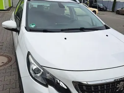 Gebraucht Peugeot 2008 Allure 110 PS (80 kW) 2017 Weiß SUV