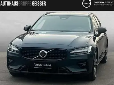 Gebraucht Volvo V60 Plus 197 PS (144 kW) 2025 Denim blue Kombi