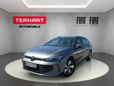 Gebraucht VW Passat S 150 PS (110 kW) 2024 Grau Kombi