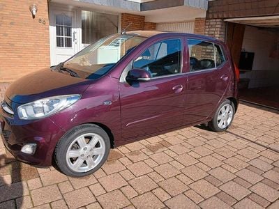 Gebraucht Hyundai i10 Edition 69 PS (50 kW) 2012 Violett Kleinwagen