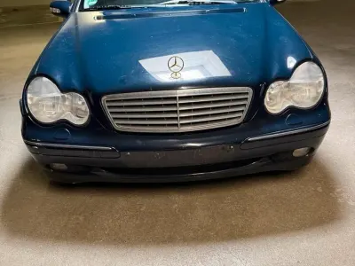 Second-hand Mercedes C200 169 CP (124 kW) 2002 Albastru Berlinǎ