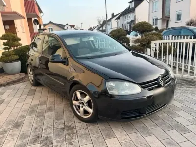 Gebraucht VW Golf V 75 PS (55 kW) 2004 Schwarz Kleinwagen