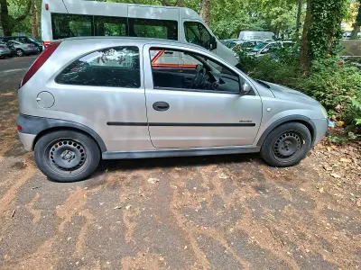 Gebraucht Opel Corsa 75 PS (55 kW) 2002 Silber Kleinwagen