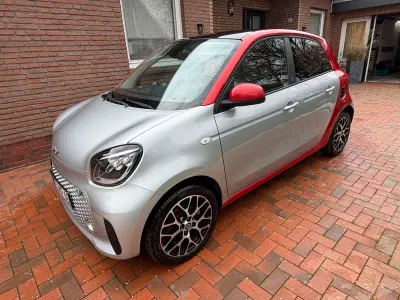 Usata Smart ForFour Electric Drive 60 kW (82 CV) 2021 Argento Utilitaria