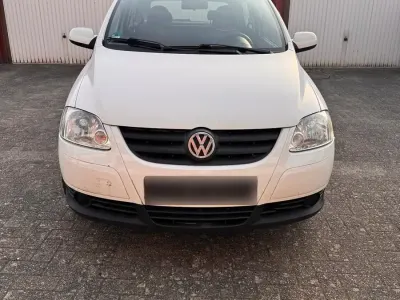 Gebraucht VW Fox 54 PS (39 kW) 2010 Weiß Kleinwagen