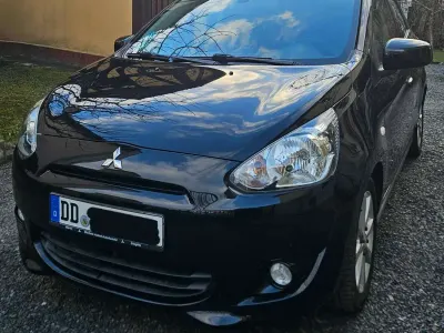 Gebraucht Mitsubishi Space Star 80 PS (58 kW) 2013 Schwarz Van / Kleinbus