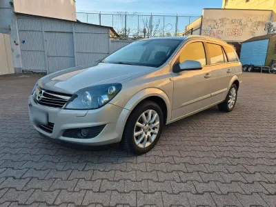 Gebraucht Opel Astra 115 PS (84 kW) 2009 Grau Kombi