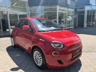 Gebraucht Fiat 500e Red 69 kW (95 PS) 2022 Rot
