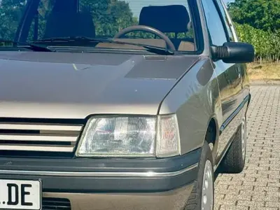 Gebraucht Peugeot 205 88 PS (64 kW) 1991 Gold Limousine