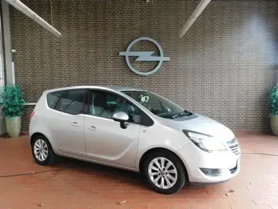 Używany Opel Meriva drive 120 KM (88 kW) 2016 Srebrny Minivan