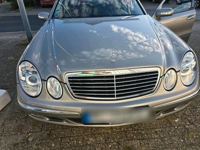 Mercedes E200