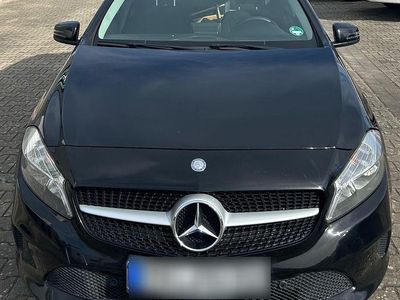Gebraucht Mercedes A200 136 PS (100 kW) 2016 Schwarz Limousine