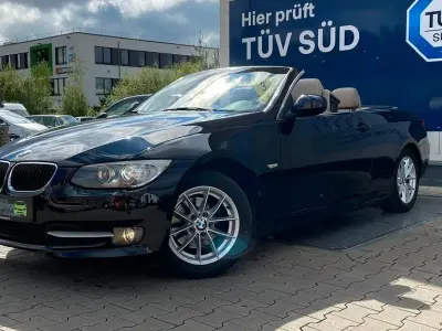 Gebraucht BMW 318 Cabriolet Sport Line 143 PS (105 kW) 2011 Schwarz Cabrio