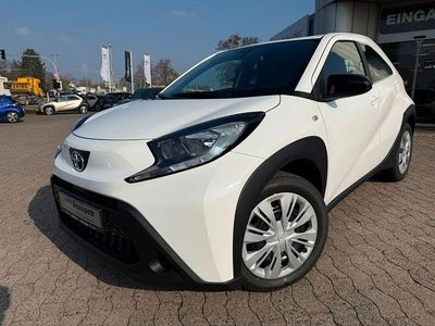 Neu Toyota Aygo X Business Edition 72 PS (52 kW) 2025 Weiß SUV