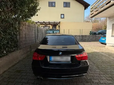 Gebraucht BMW 318 147 PS (108 kW) 2008 Schwarz Limousine