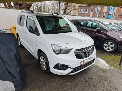 Gebraucht Opel Combo Life Ultimate 131 PS (96 kW) 2023 Weiß Van / Kleinbus