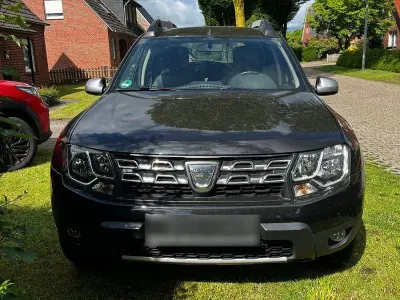 Gebraucht Dacia Duster Lauréate 114 PS (83 kW) 2016 Schwarz SUV