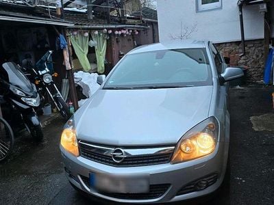 Silber Gebraucht 2010 Opel Astra GTC Coupé | 3.000 € (Guter Preis)