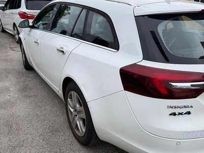 Second-hand Opel Insignia 120 CP (88 kW) 2015 Alb Break