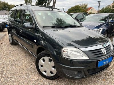 Grau Gebraucht 2009 Dacia Logan MCV Lauréate Limousine | 5.790 € (Teuer)