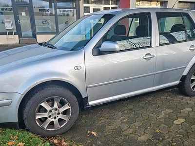 Silber Gebraucht 2001 VW Golf IV Kleinwagen | 1.650 € (Fairer Preis)