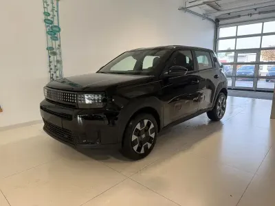 Neu Fiat Grande Panda Icon 110 PS (80 kW) 2025 533 cinema schwarz Kleinwagen