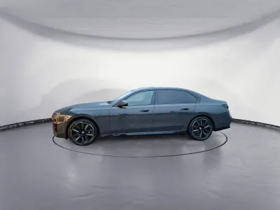 Nouvelle BMW 740 Sport Line 299 ch (219 kW) 2026 Gris Berline