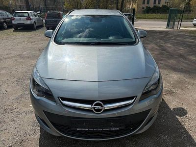 Gebraucht Opel Astra Active 140 PS (102 kW) 2013 Grau Kombi
