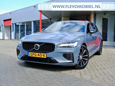 Gebraucht Volvo V60 Plus 253 PS (186 kW) 2024 Grau Kombi