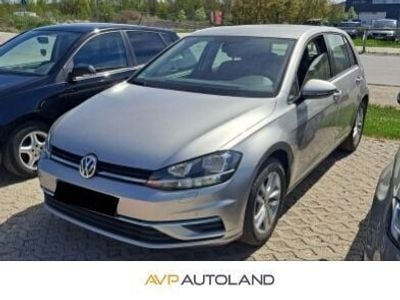 Gebraucht VW Golf VII Comfortline 110 PS (80 kW) 2018 Silber Limousine