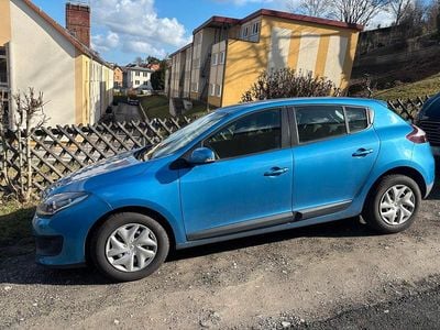 Gebraucht Renault Mégane III 110 PS (80 kW) 2015 Blau Kleinwagen