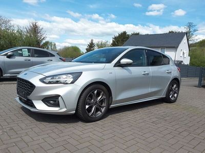 Silber Gebraucht 2021 Ford Focus ST-Line Limousine | 19.500 € (Etwas zu teuer)