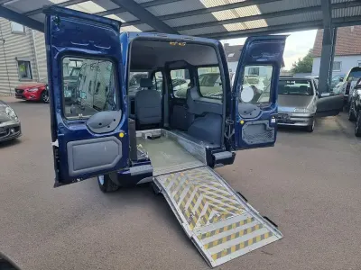 Gebraucht Ford Tourneo Connect Trend 110 PS (80 kW) 2010 Blau Van / Kleinbus