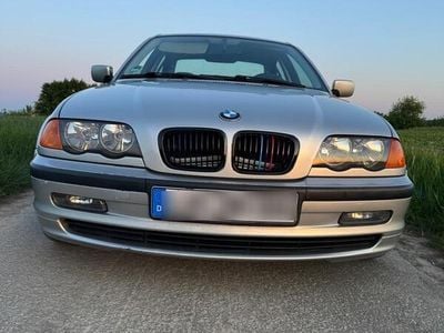 BMW 323
