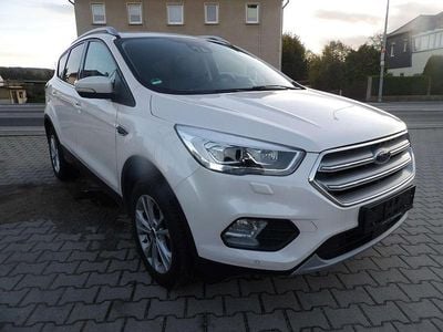 Gebraucht Ford Kuga Titanium 150 PS (110 kW) 2019 Weiß SUV